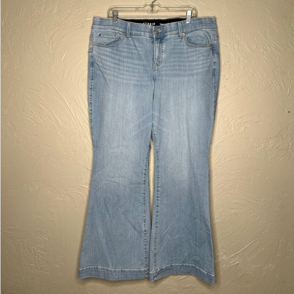 Torrid Bombshell Light Wash Flare Jeans - Women's Plus Size 22S